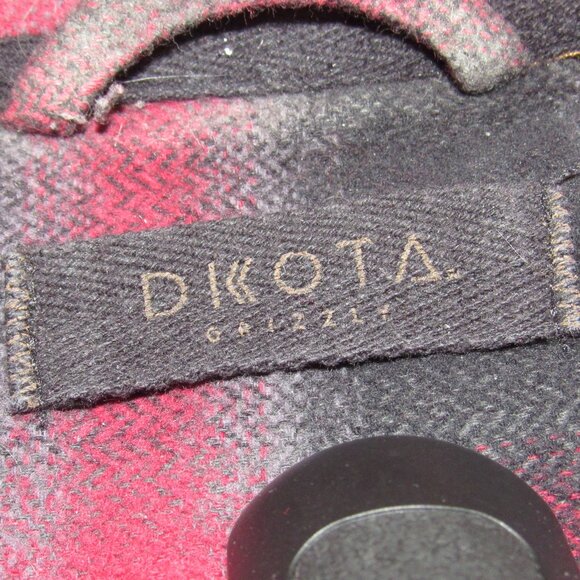 DKota Grizzly Red & Black Flannel Size XL 100% Cotton Snap Closures EUC - Picture 7 of 12
